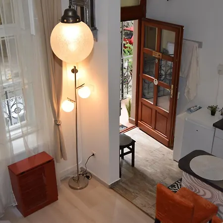 Castlehill The Perfect Blend Of Urban Living And Sightseeing Convenience *