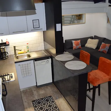 Castlehill The Perfect Blend Of Urban Living And Sightseeing Convenience * Budapest