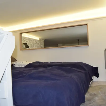 Castlehill The Perfect Blend Of Urban Living And Sightseeing Convenience * Budapest