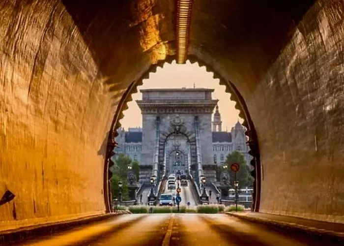 Apartament Castlehill The Perfect Blend Of Urban Living And Sightseeing Convenience