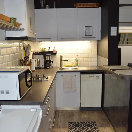 Castlehill The Perfect Blend Of Urban Living And Sightseeing Convenience *